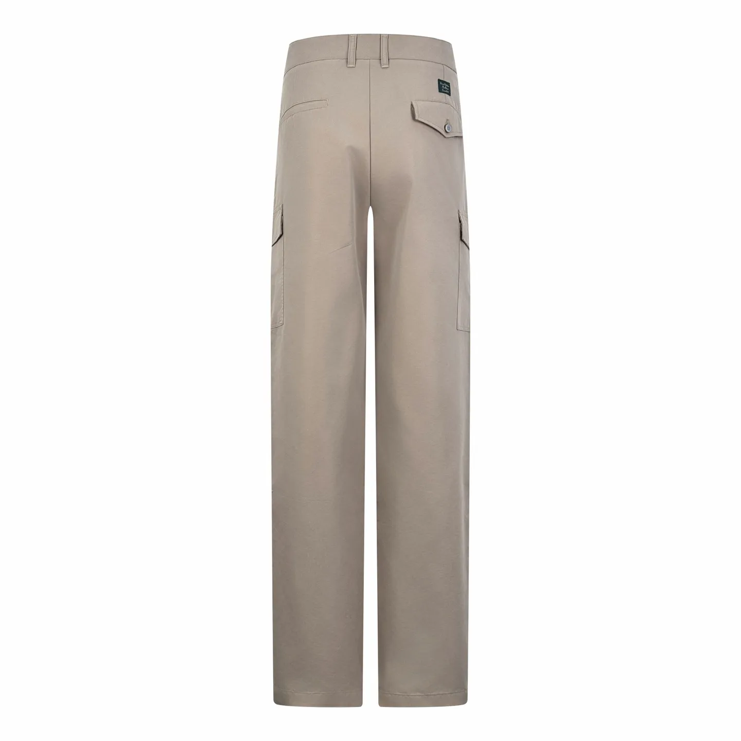 🅿️500 1v Pocket logo embroidered work trousers (khaki). The original purchase was 11,300 and developed. The fabric is made of customized soft light silk sateen. It is soft to the touch and comfortable to the skin. Khaki is the main color. It is low-key but not dull. Simple but has a sense of luxury. Use the flip work pocket as the canvas to reconstruct a pragmatic ritual sense. LV logo embroidery is embellished on it like a secret medal. A leather patch is used as the finishing touch on the back pocket, implying that there is no need to show off because it is luxury in itself, a low-key statement of power. The workwear gene is infused with luxury DNA, unlocking thousands of fashion codes, using imported machine embroidery technology. Using advanced computer control systems and precision mechanical parts to realize the Louis Vuitton embroidery logo operation with high precision. The lines are smooth and delicate. The template machine opens the bag. The preset template guides the position, shape and size of the bag. The accuracy ensures the quality of the bag opening effect, soft light washing process. Through specific chemical and logistical treatments, the surface of the fabric is given a soft luster, adding a touch of gentleness. Size:48-50-52-54